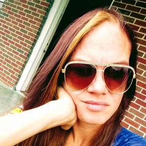 Meet your Posher, Eva